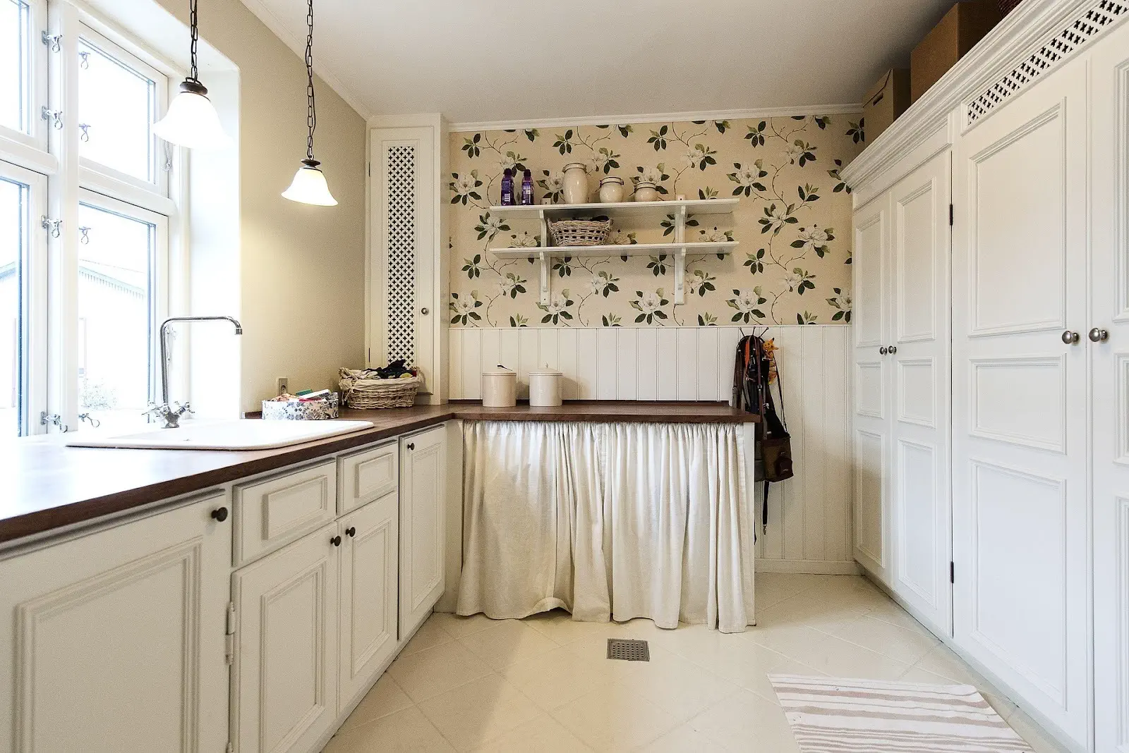 Custom Built Kitchen Cabinets